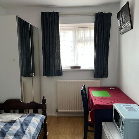 Comfortable Single Bedroom With Free On Site Parking 泰晤士河畔京士顿 外观 照片