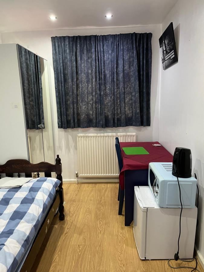 Comfortable Single Bedroom With Free On Site Parking 泰晤士河畔京士顿 外观 照片